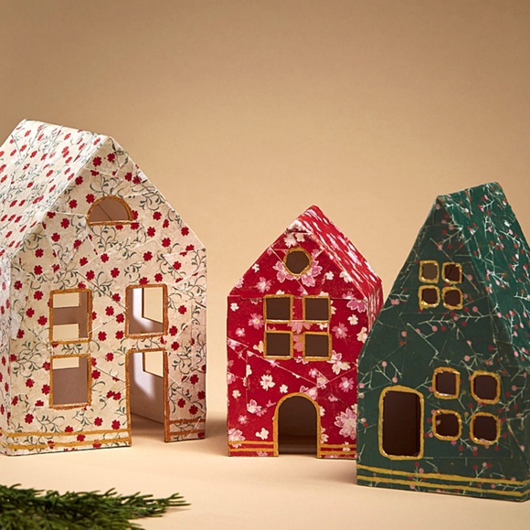 Christmas village papier-mâché 3 cardboard houses set NEW - Picture 2 of 12